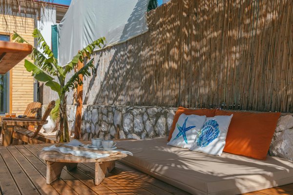 Quels sont les meilleurs spots pour la randonnée sur les sentiers côtiers de Cornouailles, Angleterre : conseils et équipements ?